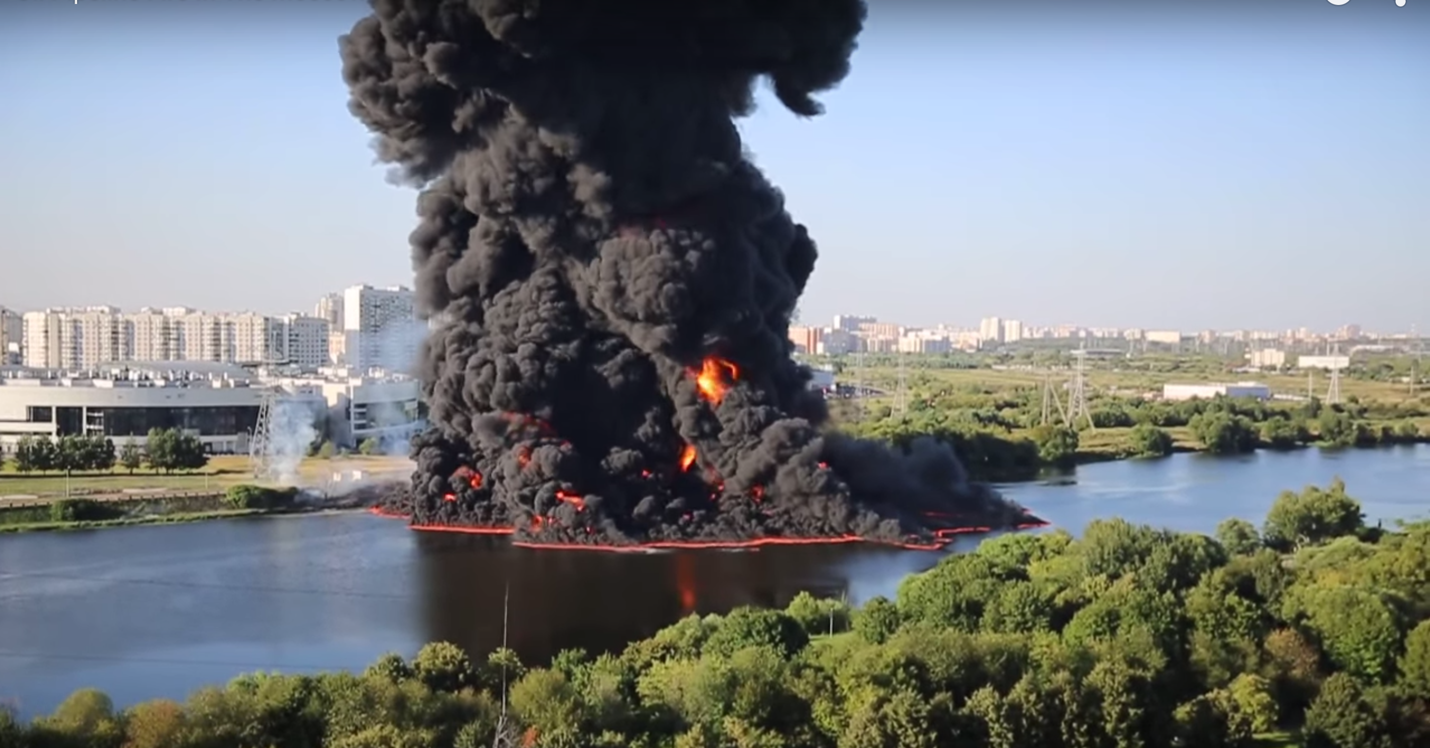 Massive Transneft Pipeline Rupture Sets Moscow River Ablaze