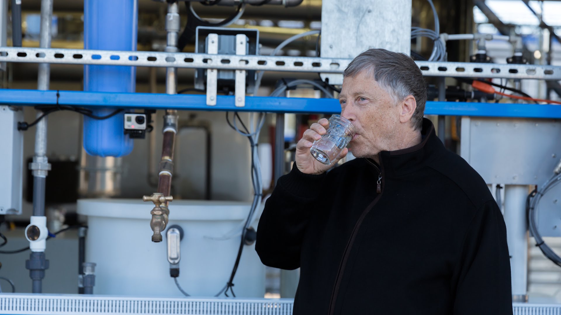 Bill Gates Pulls Drinking Water Out Of His Butt – Machine Transforms Human Poop into Water, Electricity