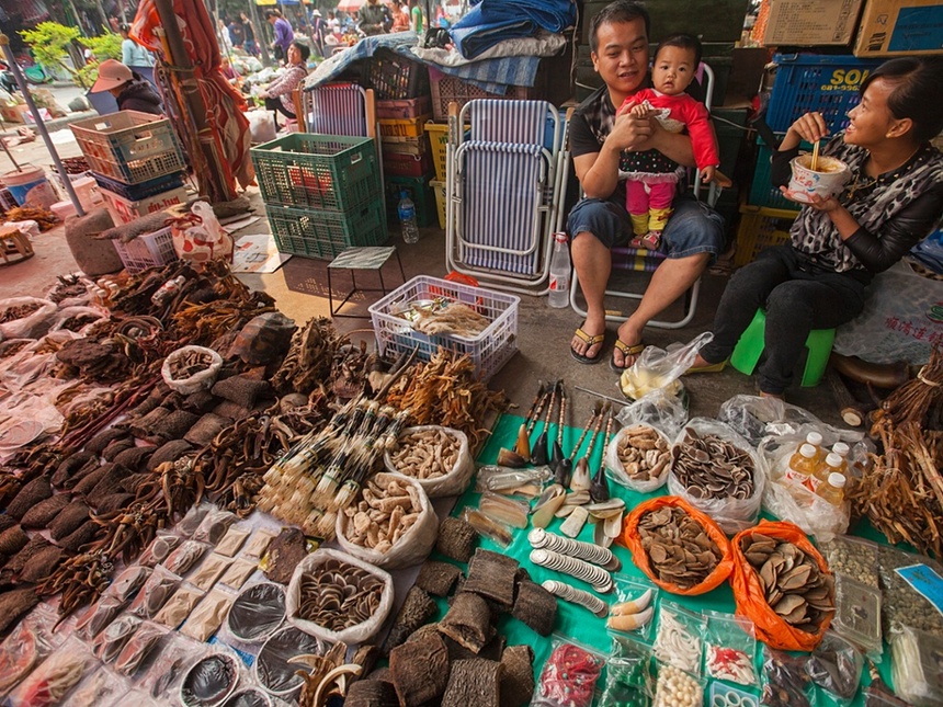 Mong-La Market -- Photo: Alex Hofford